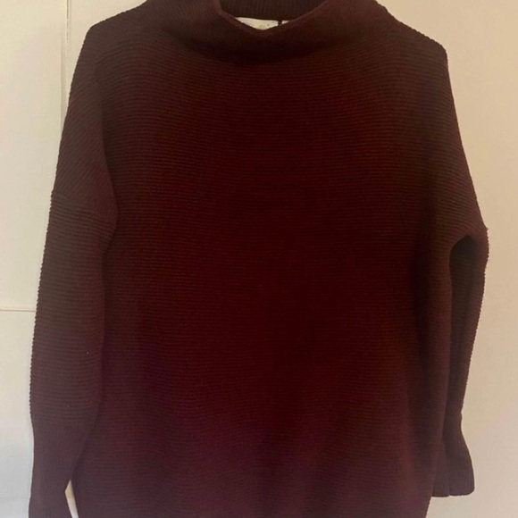 Super cozy Maroon ribbed tunic, perfect with jeans or leggings - Picture 3 of 3